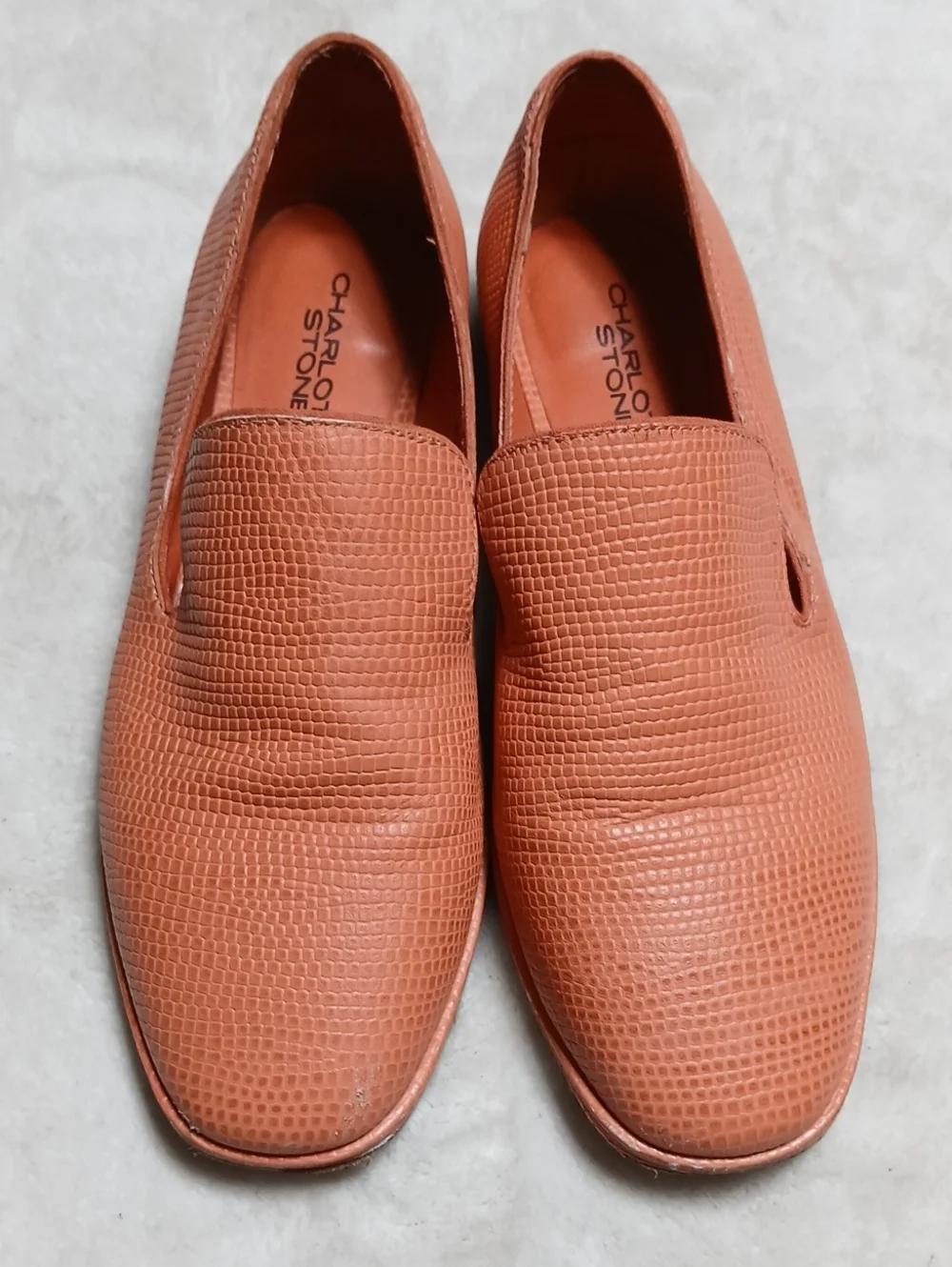 Charlotte Stone Textured Lizard Woman’s Slip-On Loafers in Burnt Orange Size 6